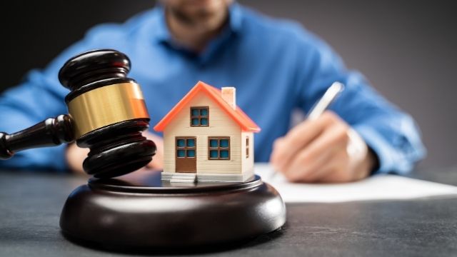 hiring professional property lawyer