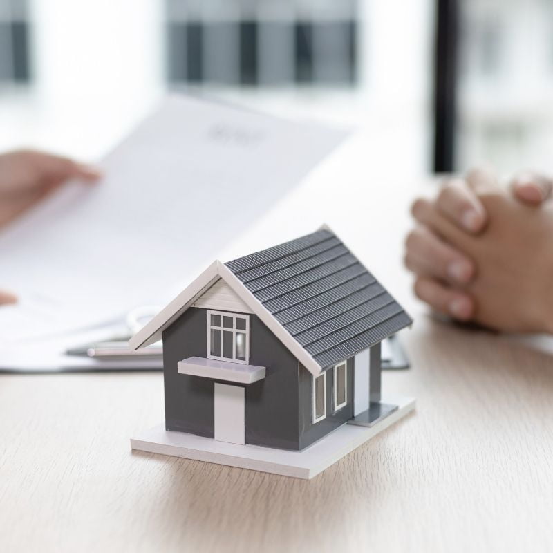 Difference between a trust and a will in estate planning 