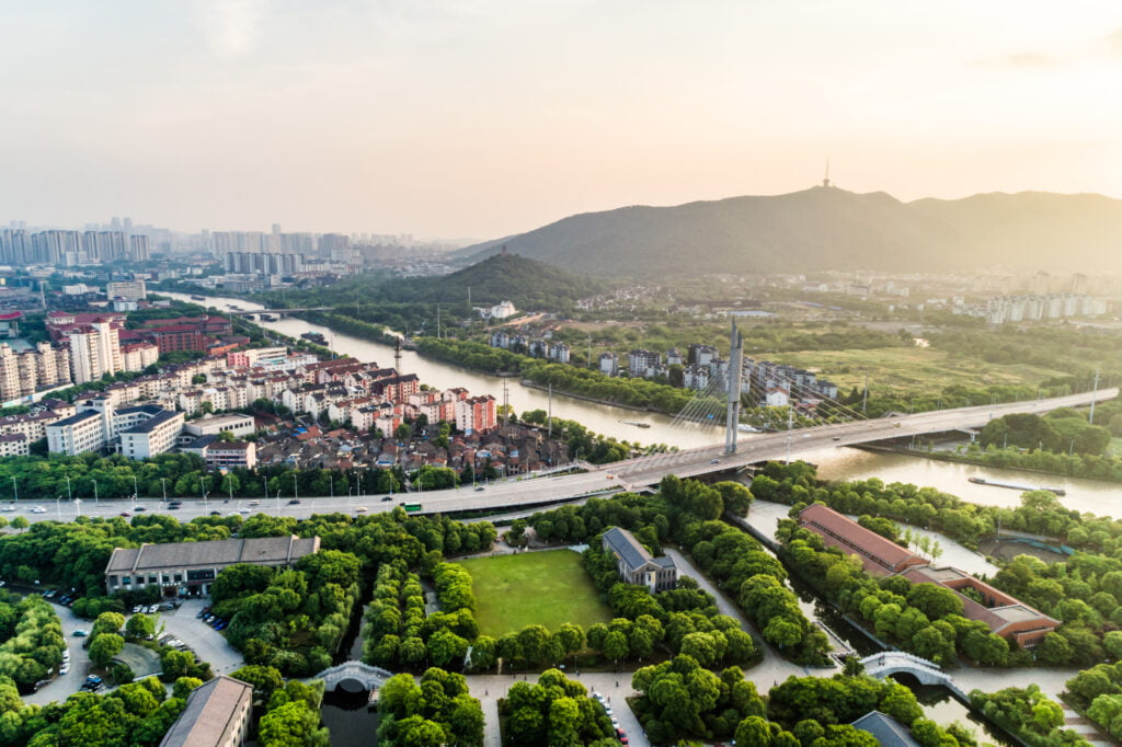 Legal Assistance for Land Zoning in Malaysia: How Do Lawyers Help with Land Use Regulations? 2 Legal Assistance for Land Zoning in Malaysia